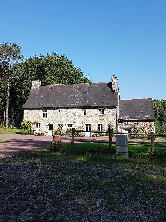 Holiday home Paimpont: Gite De La Haute Fenderie